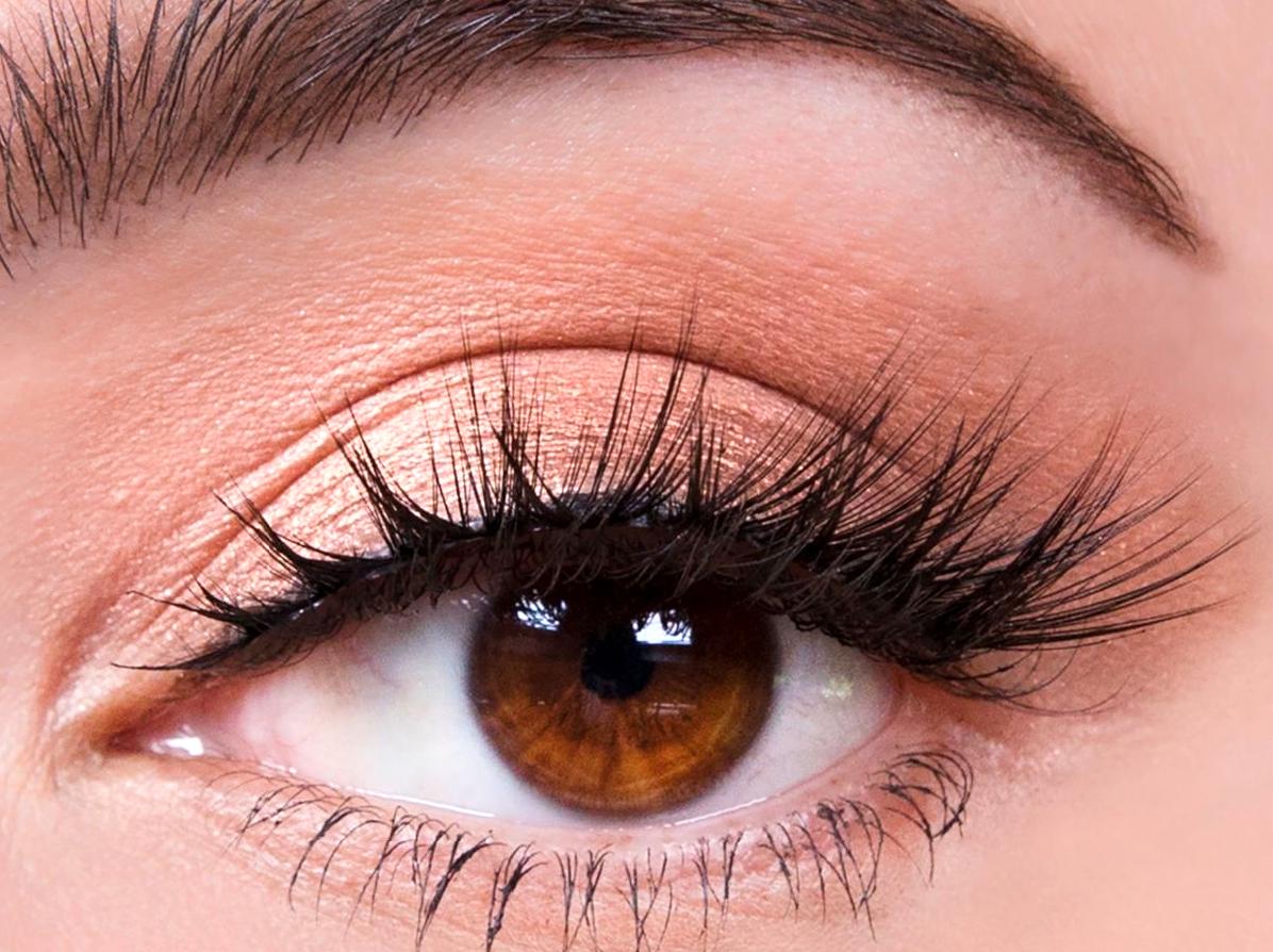 Tips for Applying False Lashes with Confidence