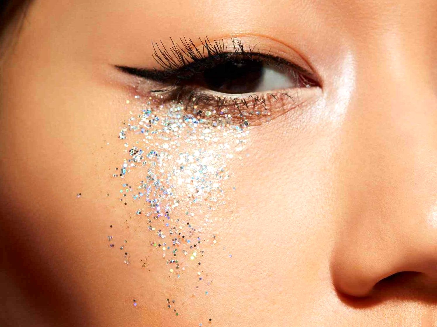 Dazzling Cosmetics for All-Year Glam