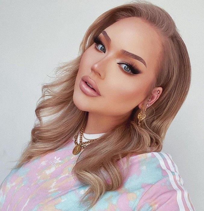 Top Beauty Influencers to Follow This Year