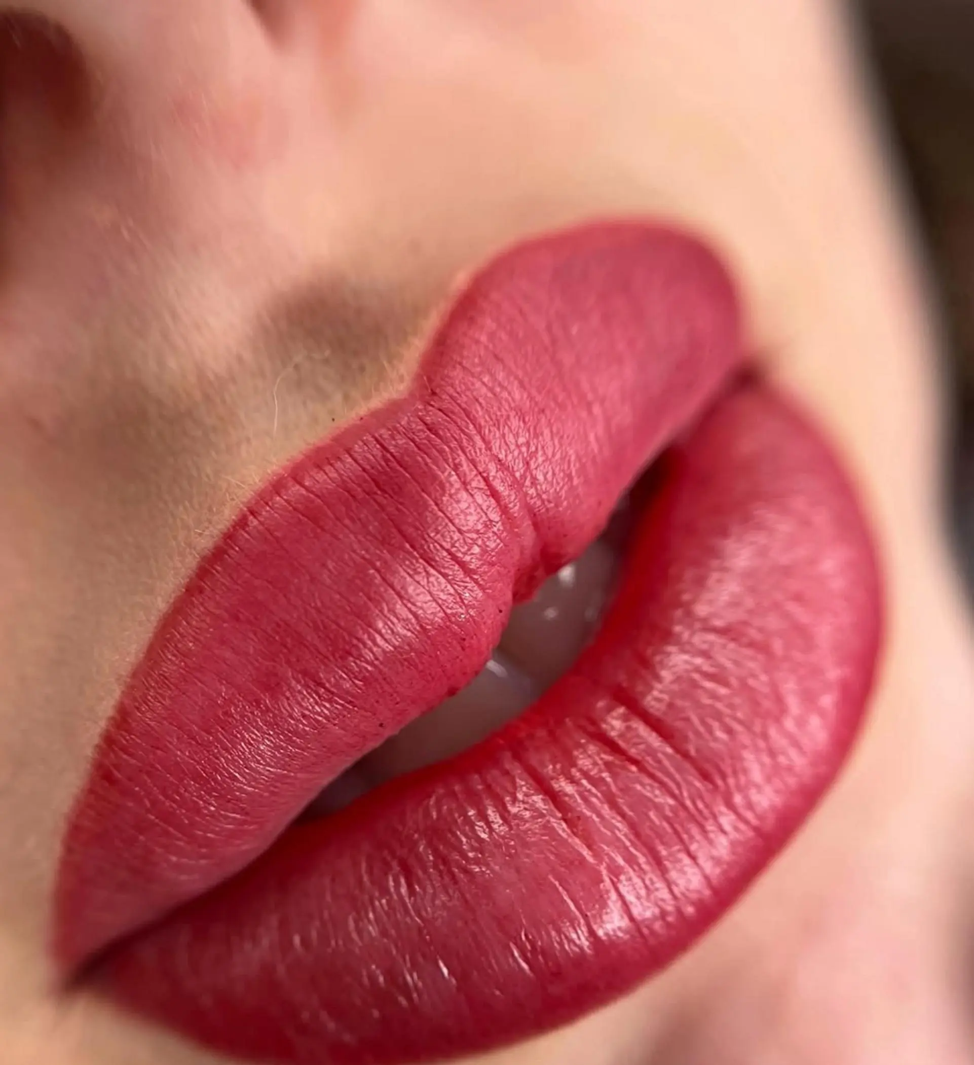 Ocean-Safe Eyebrow Tattoo Pigments: What Is Actually Safe?