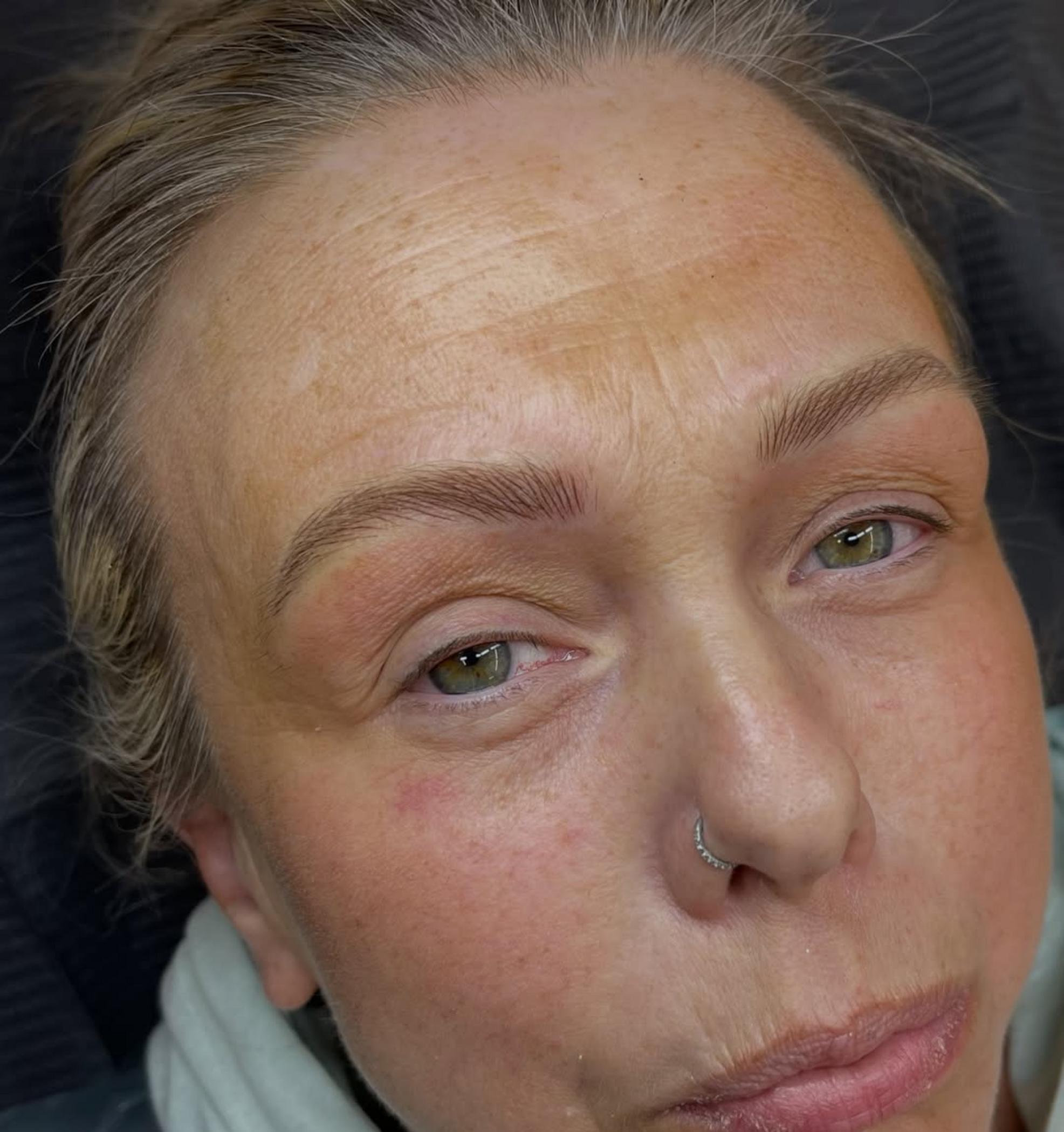 natural looking permanent makeup eyebrows